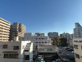 �y���]�z�@