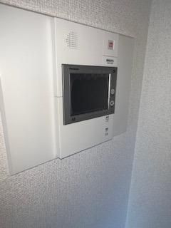 �y�Z�L�����e�B�z�@