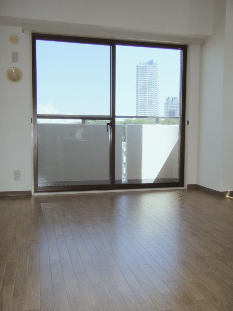 �y�����E���r���O�z�@