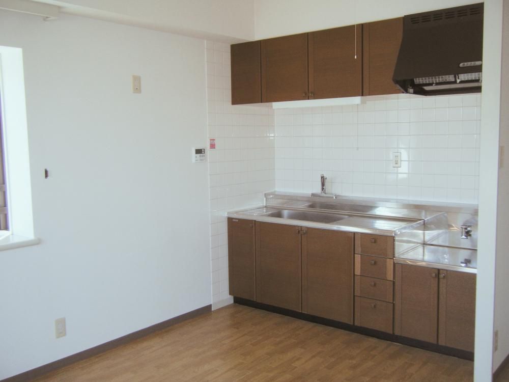 �y�����E���r���O�z�@