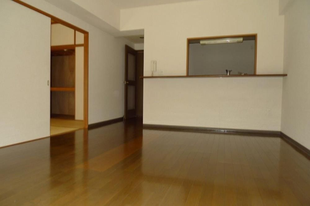 �y���ԁE���r���O�z�@