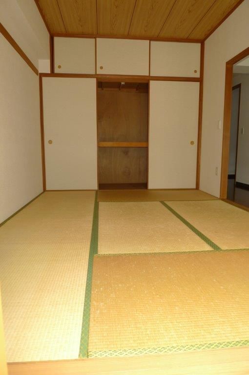 �y�����E���r���O�z�@