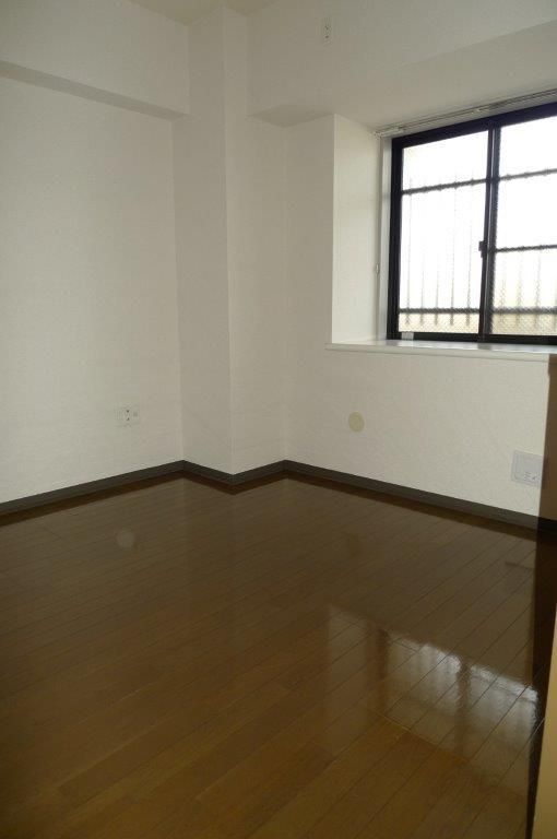 �y�����E���r���O�z�@