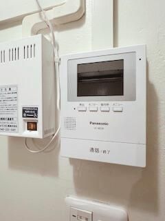 �y�Z�L�����e�B�z�@