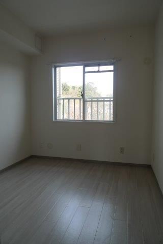 �y�Q���z�@