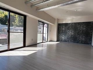 �y���ԁE���r���O�z�@