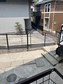 y]z@