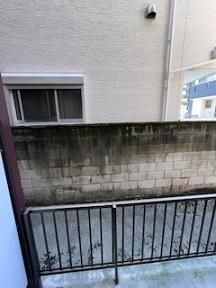 y]z@