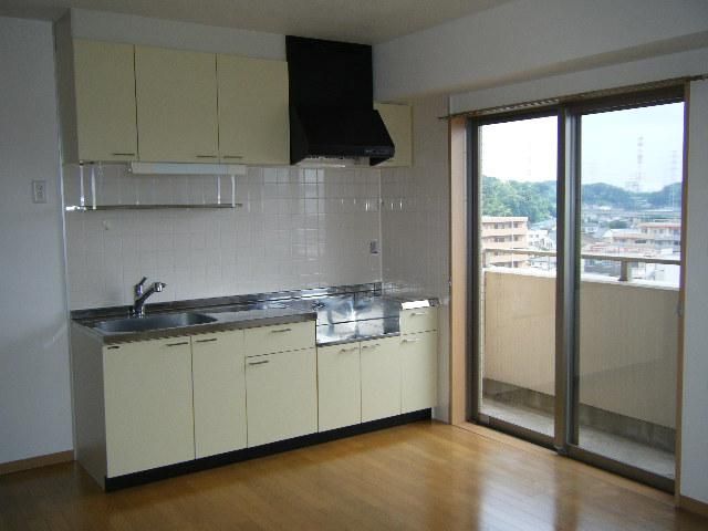 �y���ԁE���r���O�z�@