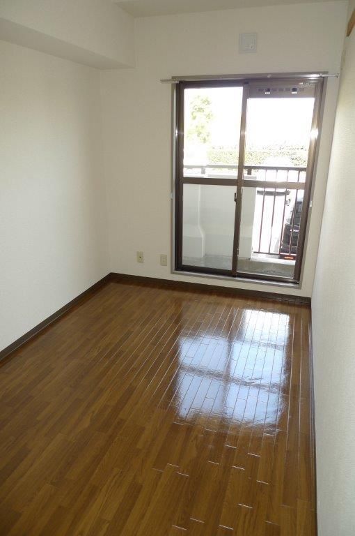 �y�����E���r���O�z�@