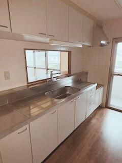 �y�L�b�`���z�@