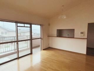 �y�����E���r���O�z�@