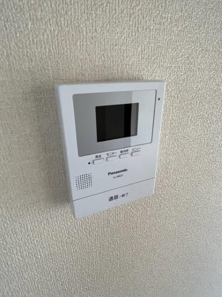 �y�Z�L�����e�B�z�@