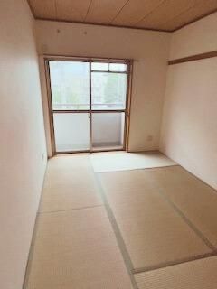 �y�����E���r���O�z�@