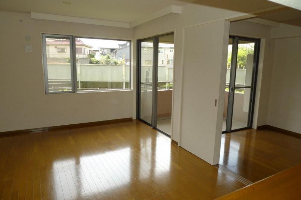 �y�����E���r���O�z�@