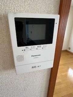 �y�Z�L�����e�B�z�@