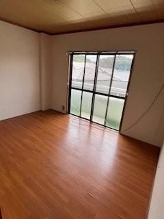 �y�����E���r���O�z�@