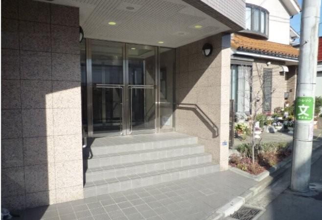 �y�G���g�����X�z�@