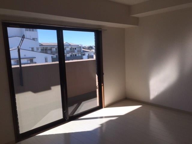 �y�����E���r���O�z�@