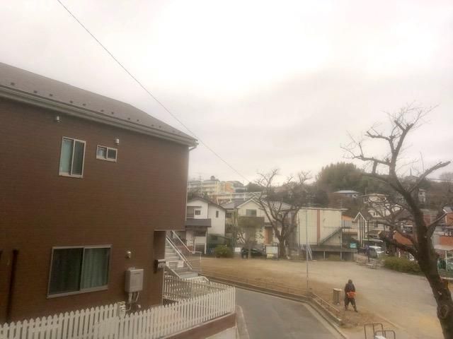 y]z@