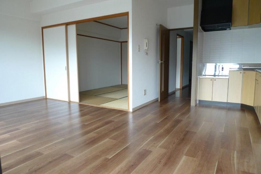 �y���ԁE���r���O�z�@