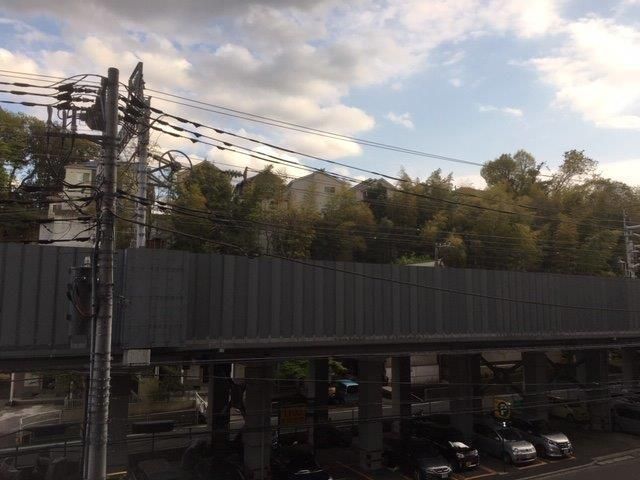 �y���]�z�@