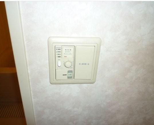 �y���̑��ݔ��z�@