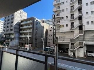 �y���]�z�@