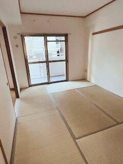 �y�����E���r���O�z�@