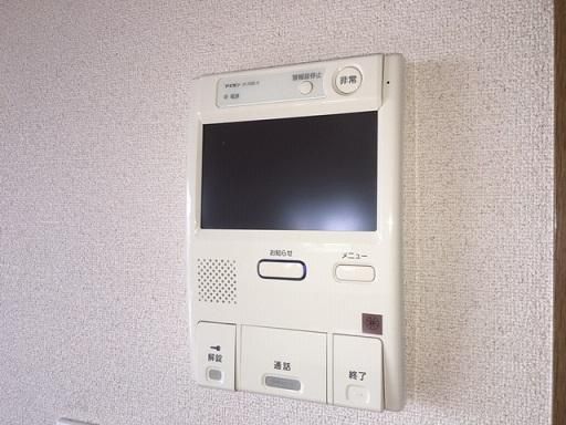 �y�Z�L�����e�B�z�@