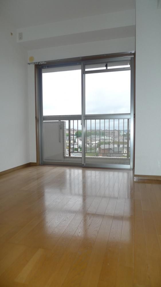 �y�����E���r���O�z�@