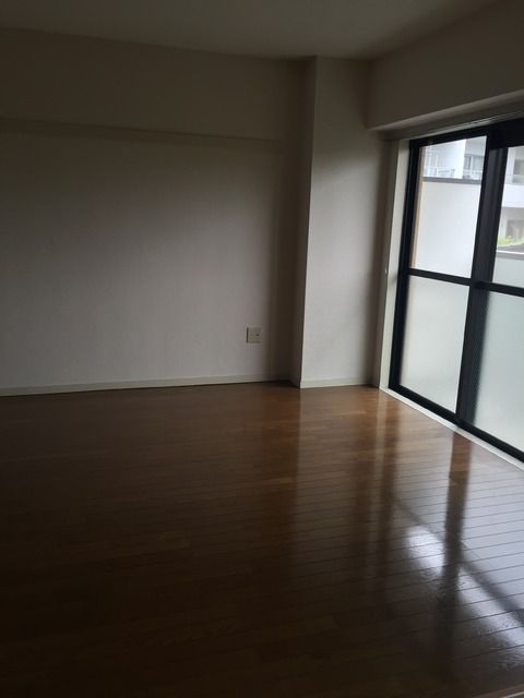 �y�����E���r���O�z�@