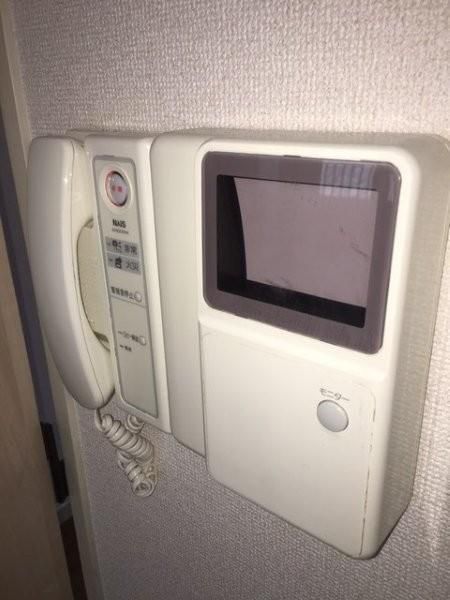 �y�Z�L�����e�B�z�@